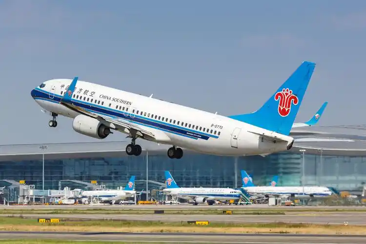 据悉,中国南方航空推出的境内旅游套票南航"快乐飞"将于7月28日零时在