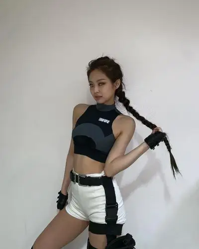 jennie的直角肩