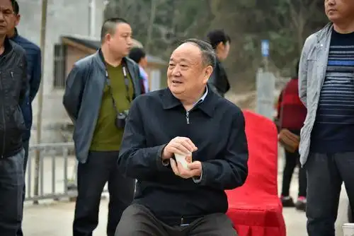 65岁退休大爷倾诉:人老了,单身一人生活,比再婚两个人过更自在