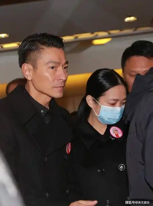 按照刘德华的情况来看,他应该是不会再生二胎了,毕竟娇妻朱丽倩的身体