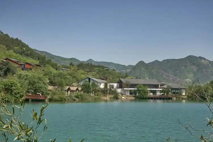 建德富春开元芳草地乡村酒店