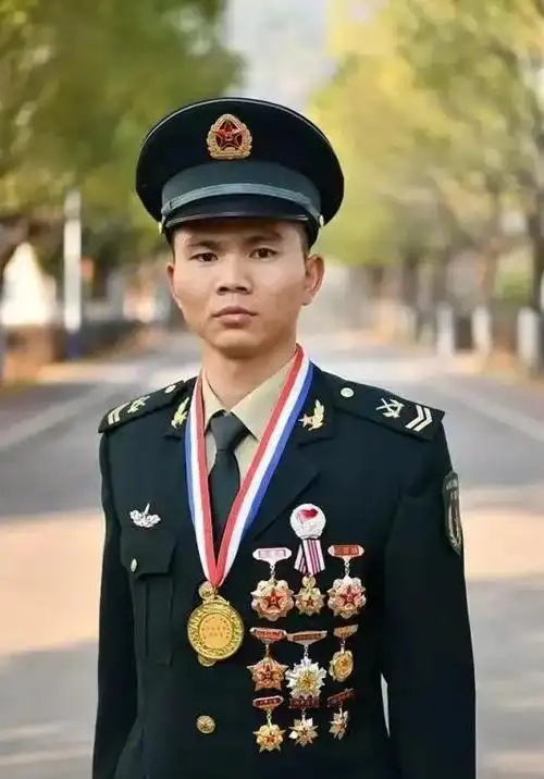 四期士官是什么军衔?相当于现在连长的待遇吗?- 解忧常识网