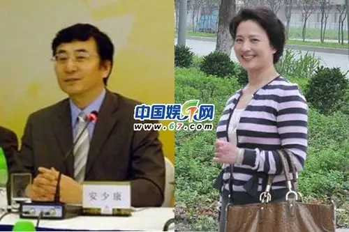 新闻中心 娱乐     刘晓莉迄今一共经历过两段婚史,她的第一任丈夫,也