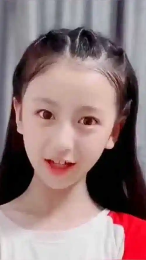 童模裴佳欣一段手势舞,看得尴尬症都犯了,以后多学学宋小睿