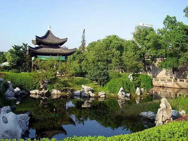 李琪婧十月三日,一场飘洒的雨后,天放晴了.