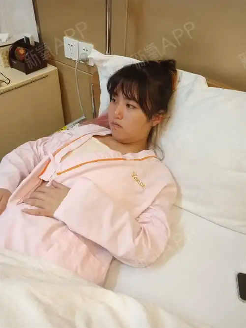 【杭州艺星假体隆胸 去副乳术后4天】