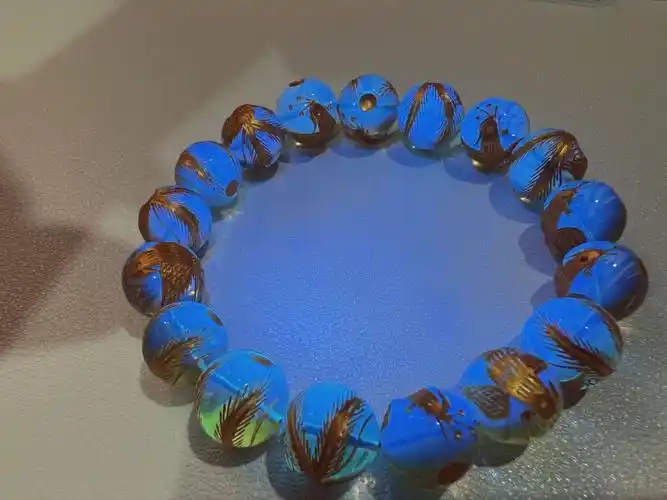 第一串墨西哥蓝珀