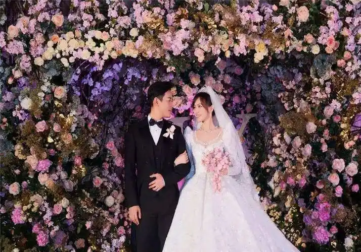 唐嫣罗晋结婚两周年!浪漫约会幸福甜蜜,真让人羡慕.