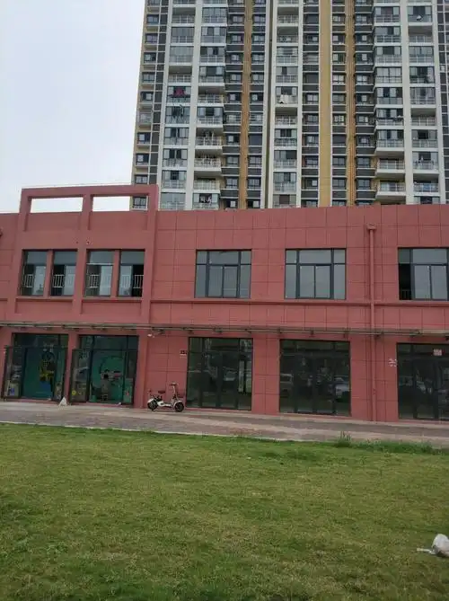 润泰花园南苑门面房