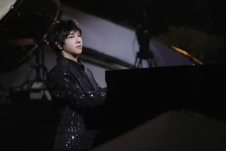 华晨宇9周年音乐会