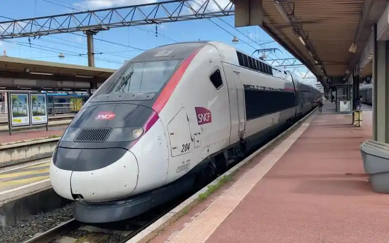 法国国家铁路tgvduplexinoui动力集中双层高速动车组5376次lehavre