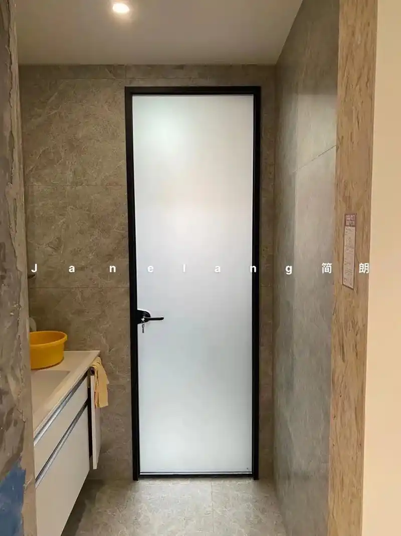 外平内开内包套卫生间平开门