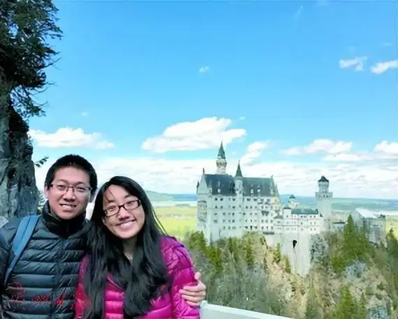 年内蒙高考理科状元石悦:石悦是内蒙古赤峰人,父母都是上世纪的大学生