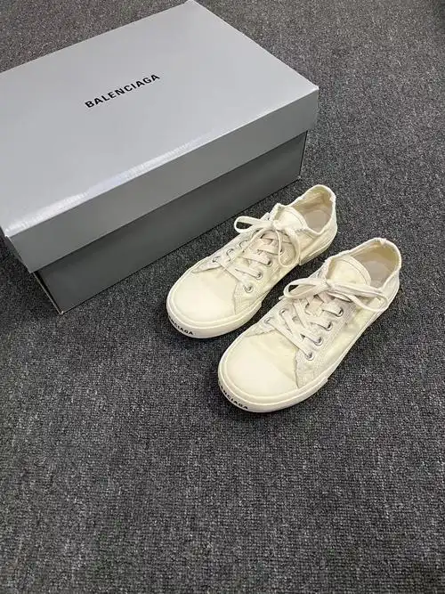 美绝了balenciaga巴黎世家小白鞋