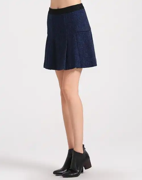 蓝黑色简约褶裙