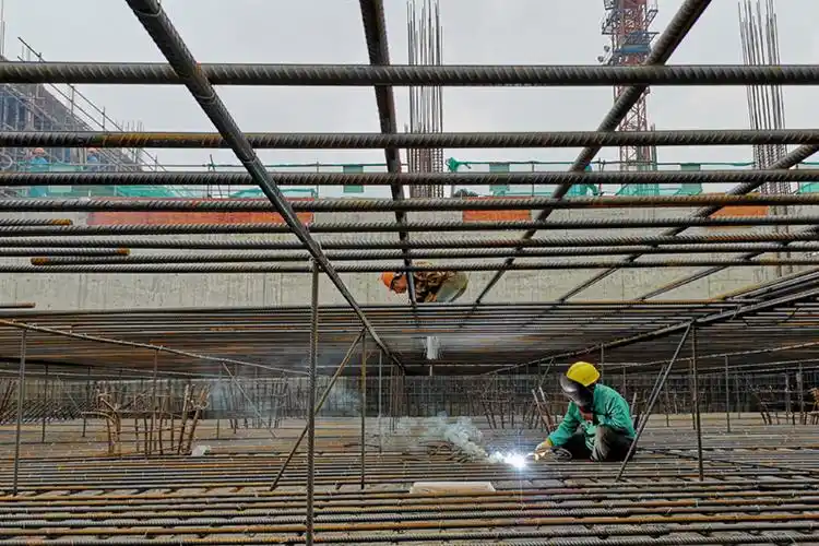 泵站工地上的钢筋工(20180501-20190414,杭州市萧山区红山农.