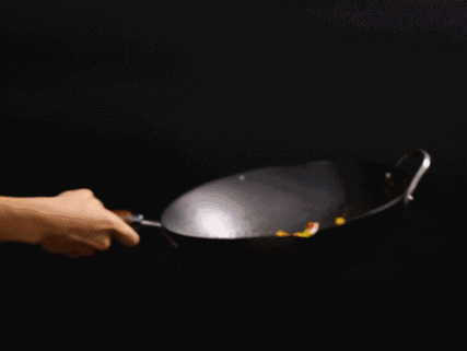 用这口铁锅,你也能像顶级厨师那样一只手颠勺!