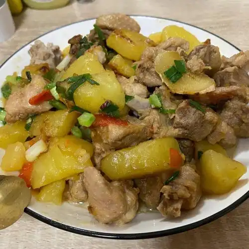 土豆焖鸭肉