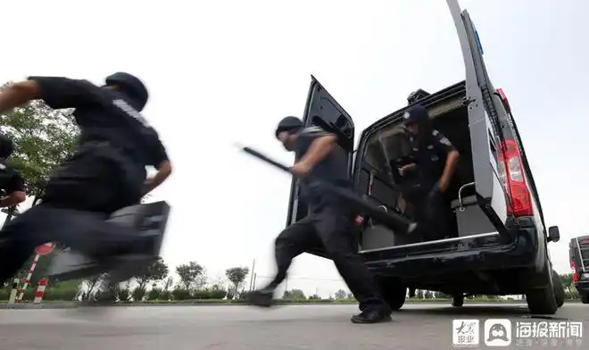 披肝沥胆写忠诚扫黑除恶谱新篇记市公安局扫黑除恶专业队