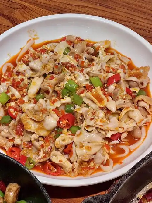 报告青岛60这碗泡椒鱼杂手擀面巨巨好吃