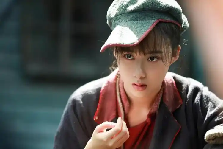 曹曦月微博(她今年三部作品好评如潮,"宝藏女孩"曹曦月蓄势待发)