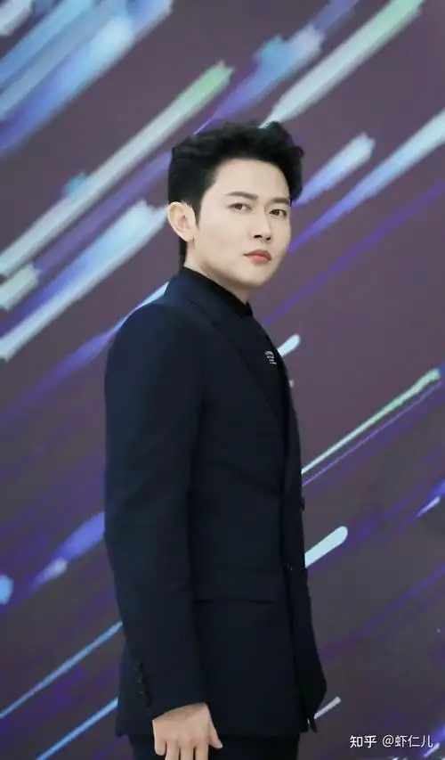 孟鹤堂是不是觉得自己特帅?