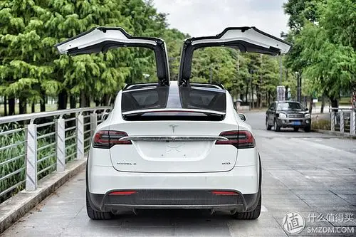 体验革命——设计师眼中的 tesla 特斯拉 model x