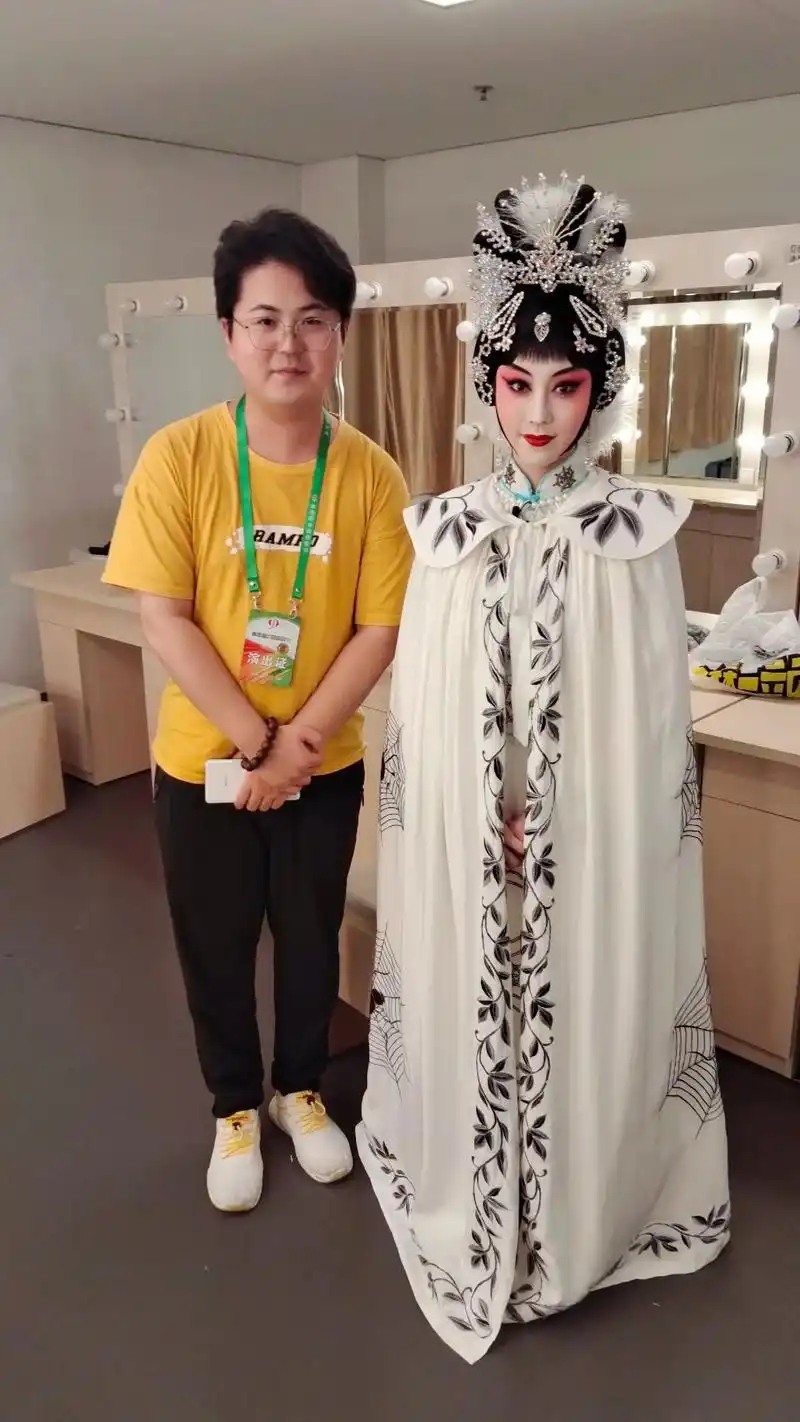 京剧 #戏曲 #国粹 #王梦婷 #京剧花旦 梦婷姐盘丝洞演 - 抖音