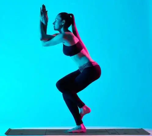 消除僵硬的瑜伽鸟王式图文分解