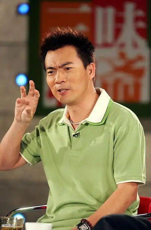 央视解说员洪刚再闹乌龙被网友群嘲该下岗了主持水平遭质疑