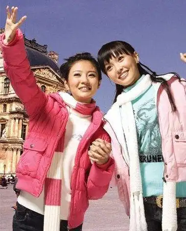 唐嫣安以轩曾合拍广告 回忆满满的00代扎发