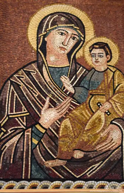 图为圣乔治教堂里圣母玛利亚的马赛克镶嵌画.