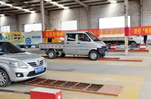 车管所喷字又出创意取消车门改成前脸车主已经没脸开车了