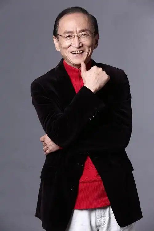 舒耀瑄《你迟到的许多年》饰演科研教授 实力诠释性格反差萌|舒耀瑄|