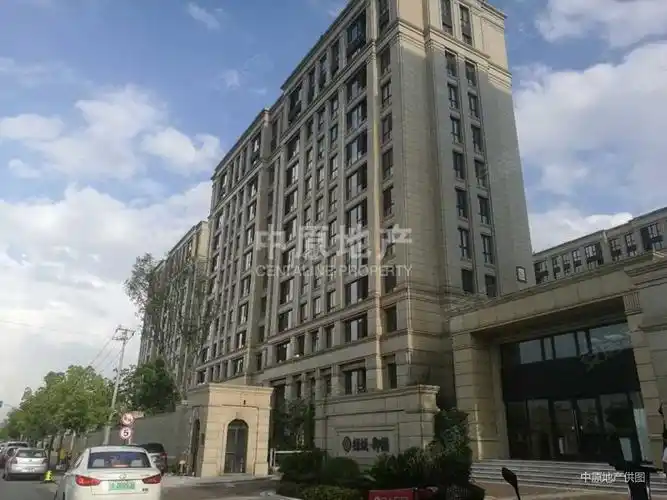 主卧朝南,小区中心位置,厨卫朝北,小区景观位置,绿城上海御园二手房