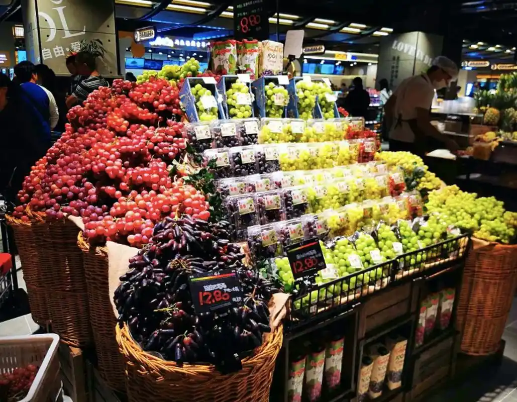 生鲜商品陈列要领.1,整齐,丰满.  2,价格牌准确,位置正 - 抖音