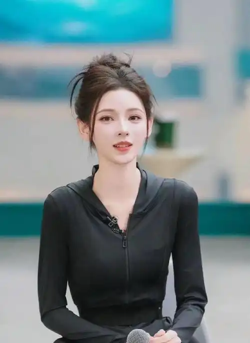 张予曦卡位第十三名没成团,苗苗也没成团,最大的两个热点人物,这么大