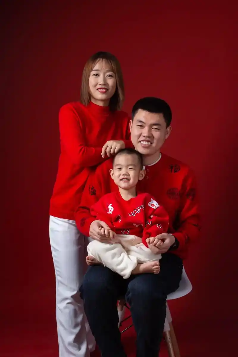 记录幸福时刻 #一家三口 #最美全家福 #最珍贵的照片 - 抖音