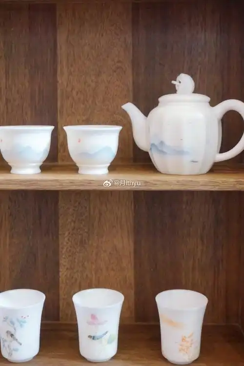 中国白德化瓷#初来福建就听说了德化白瓷,如一抹凝脂白玉般的让人