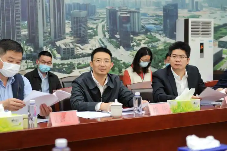 区委副书记,政法委书记姚刚到区人民来访接待厅接访调研