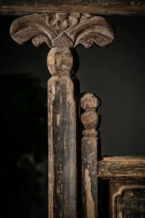 明代-高估器大漆衣架