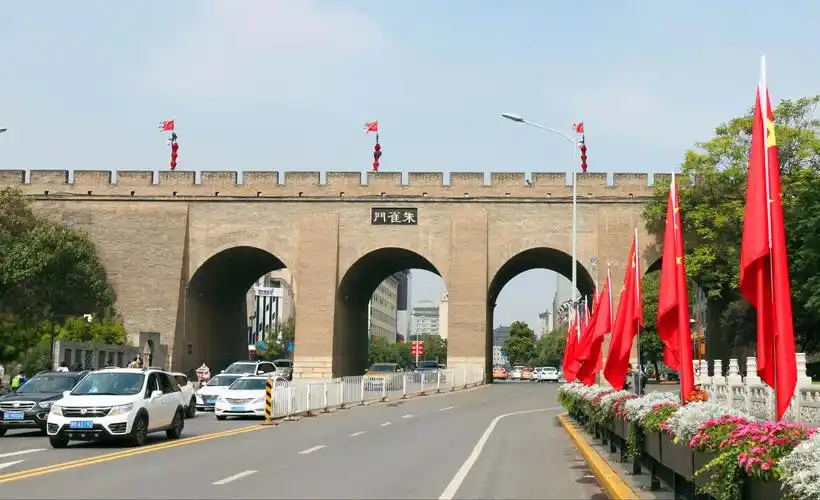 十三朝古都西安现城墙上的十八座城门