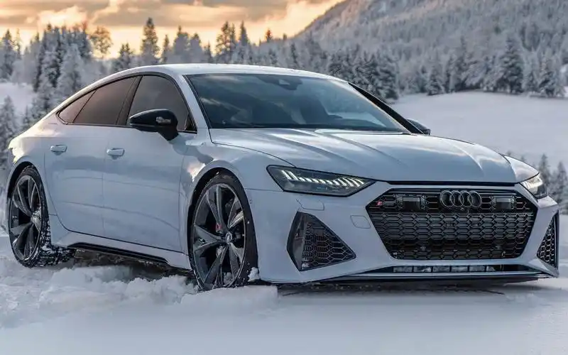 2021款奥迪rs7能驾驭雪地吗?v8tt冬季雪地漂移!