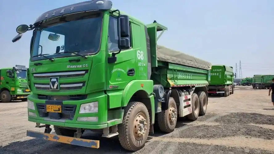 绿色物流模范生 徐工百台国六新型渣土车"上岗"