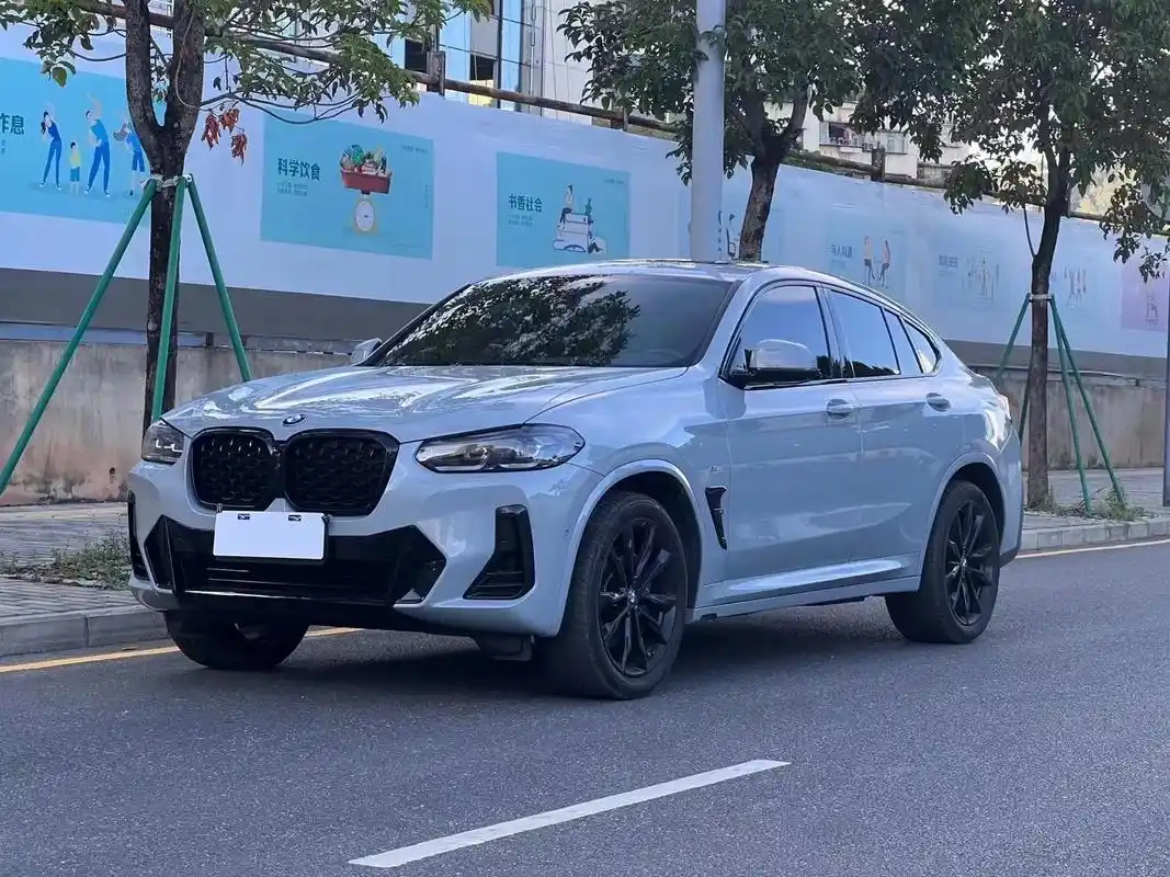 22款改款宝马x4 30im运动耀夜.最新到店[庆祝][庆祝 - 抖音