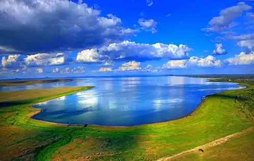 达里湖,汉语译为"大海一样的湖".