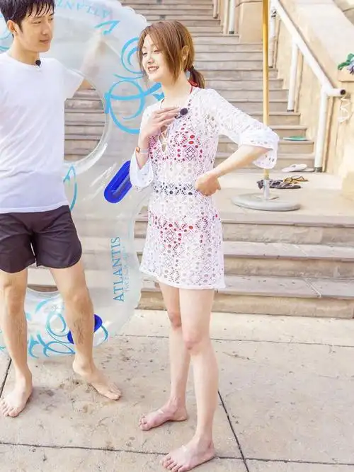 郑爽美腿玉足大赏,没出事前的她笑得多灿烂多迷人啊|片酬|张翰|胡彦斌