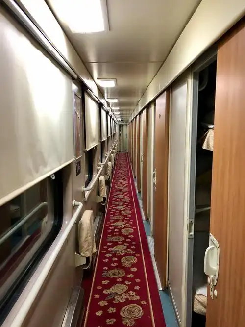 中国绿皮火车软卧车厢组图