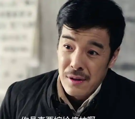 海一天:二婚娶小12岁妻子,对继子视如己出,51岁身