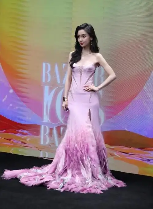 明明身材丰满,却要拼命的捂住胸口|唐嫣|杨幂|杨紫|杨颖|宋茜|赵丽颖